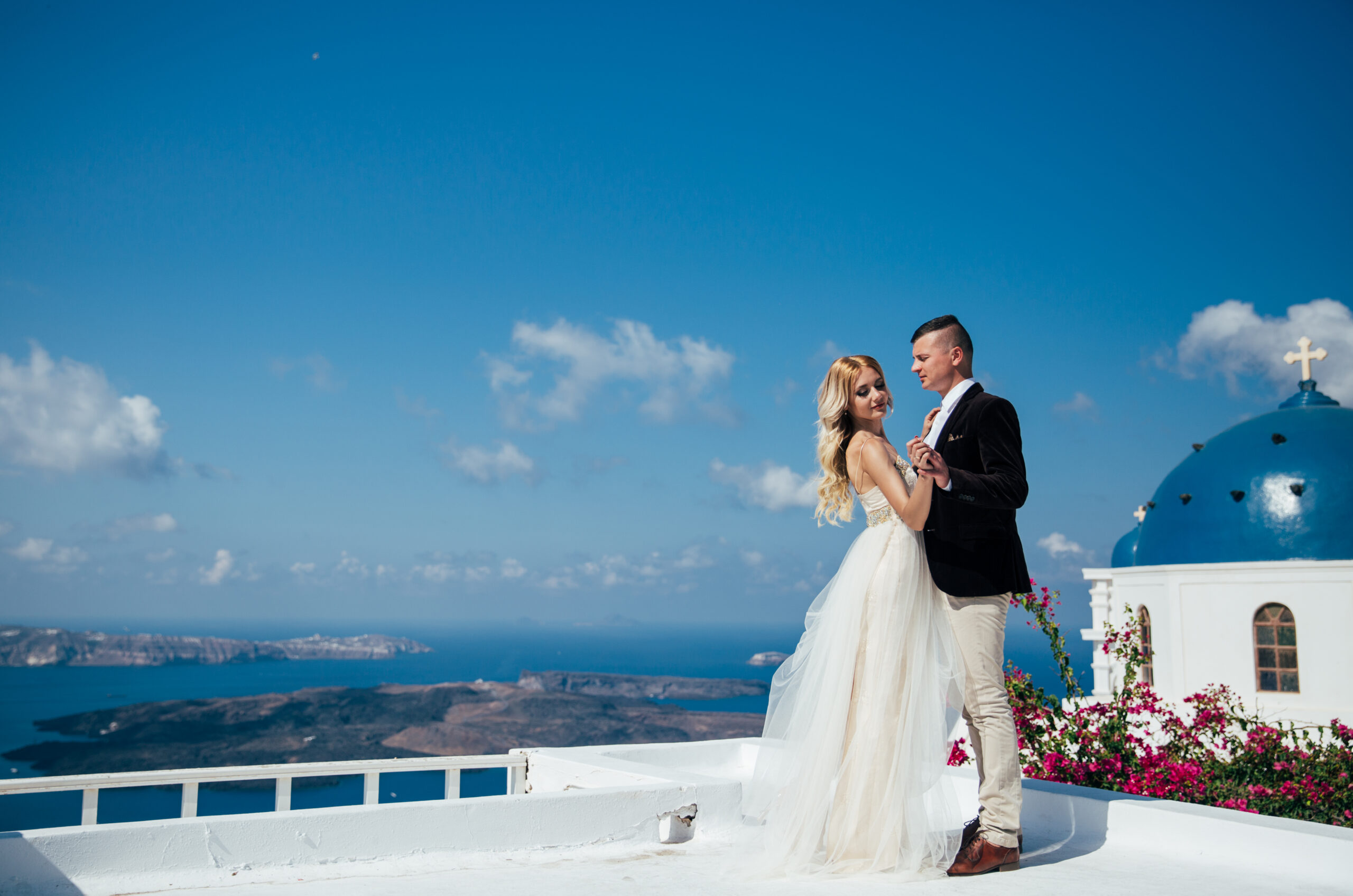 Wedding photoshoot in Santorini. Santorini Photographer. Santorini. Santorini Photoshoot. Santorini Photography.